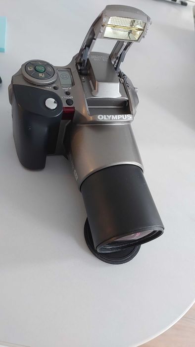 Дзеркальний плівковий фотоапарат Olympus IS - 300