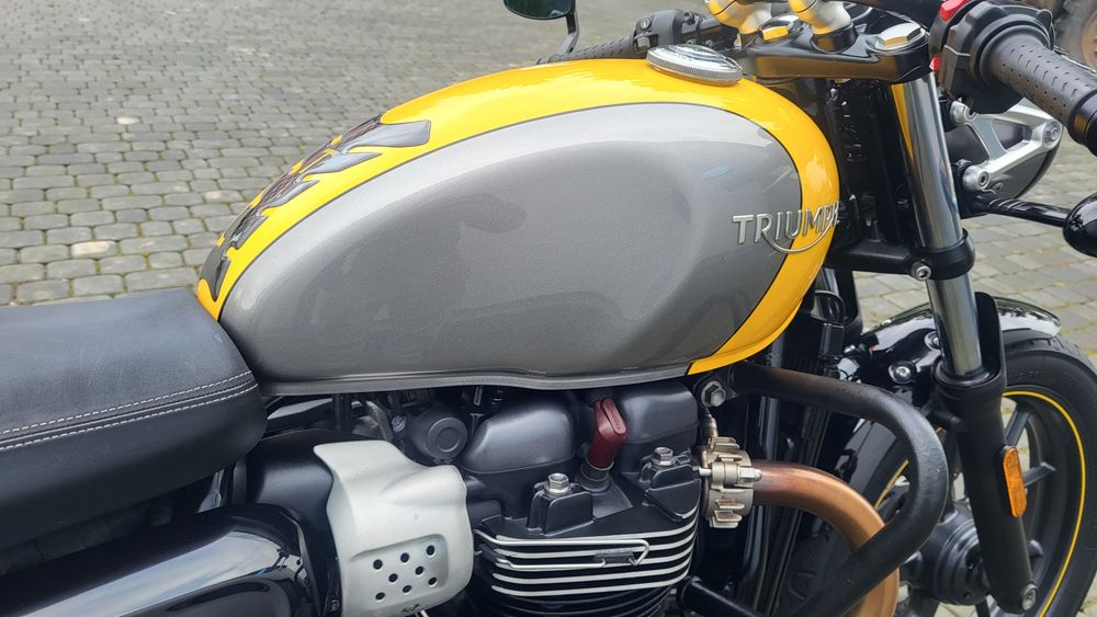 Triumph Street Cup 900 Bonneville Twin