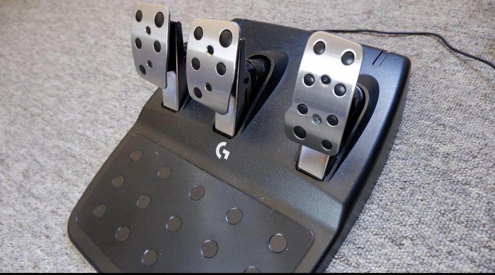 Logitech G923 (кермо + педалі)