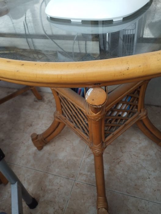 Conjunto mesa redonda/ cadeira/ móvel de bebidas ( bambú)= 100€