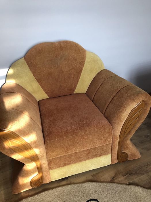 Диван і два крісла