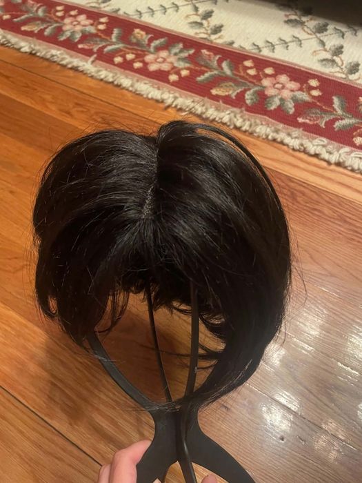 Peruca de pelo natural preta assimétrica