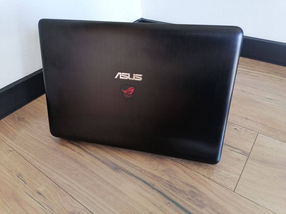 Laptop ASUS Republice of game 711 j