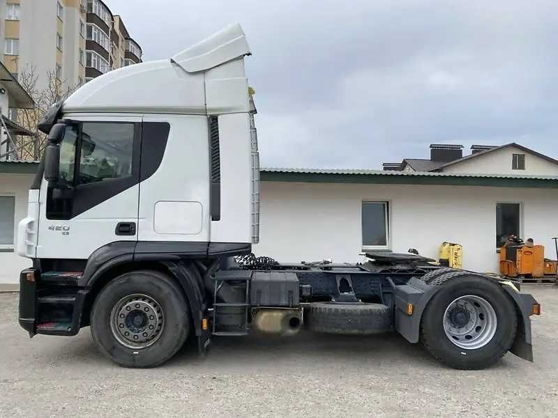 Iveco Stralis 2009 Сідловий тягач
