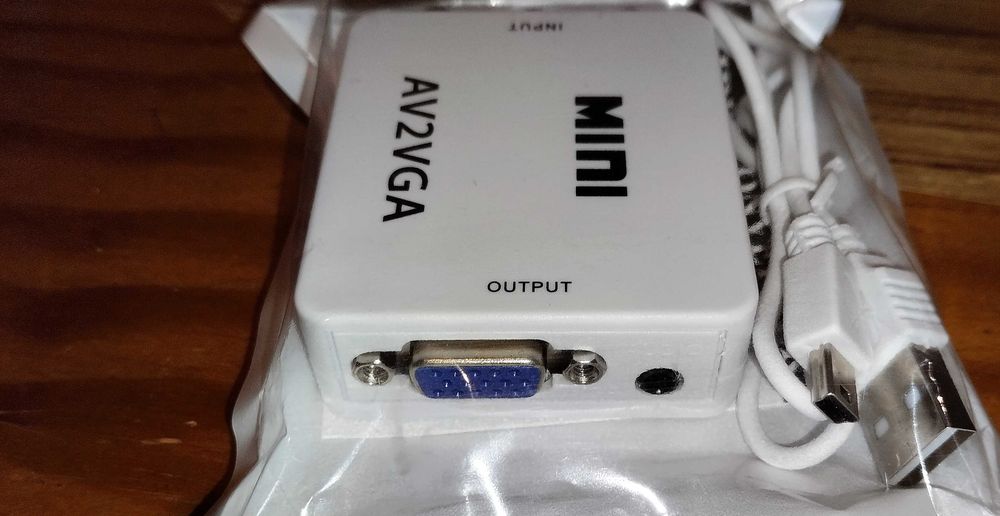 Conversor AV para VGA - Novo e Lacrado