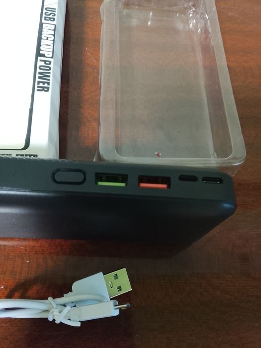 Повер банки нові в упаковці