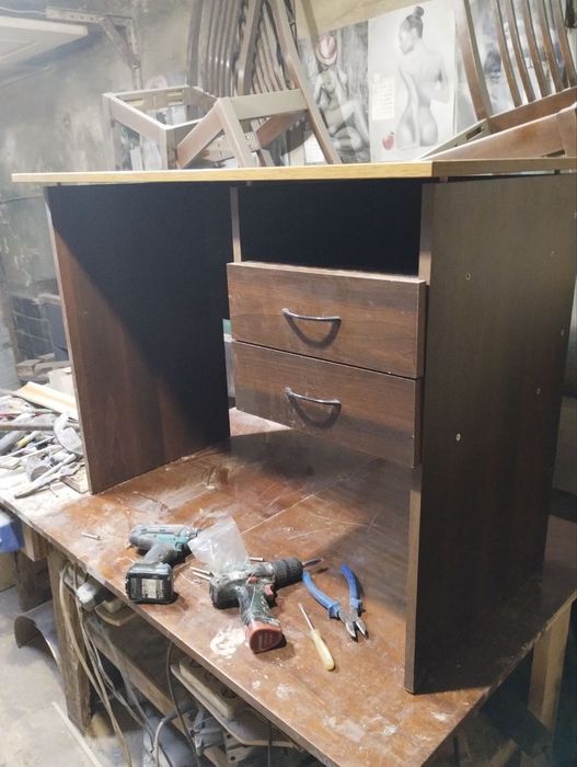 Стол письменный орех болонья