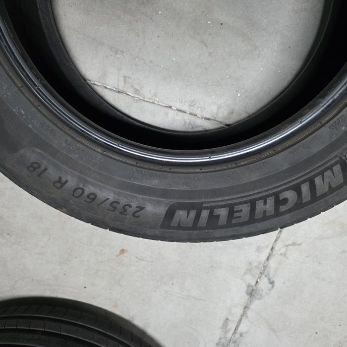 4 pneus 235 60 R18 Michelin