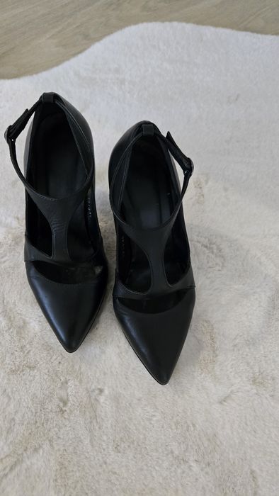 Sapatos de Salto Alto em Pele Tamanho 39