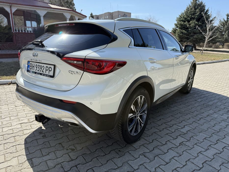 Infiniti QX30 (2016)