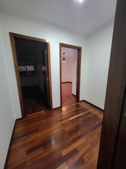 T3 com Terraço em 1°andar, Garagem e Vista para a Penha – 134 m² – Creixomil, Guimarães