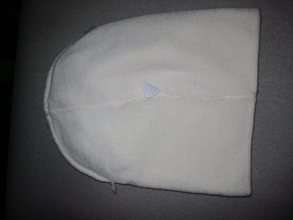 Czapka damska śmietankowa