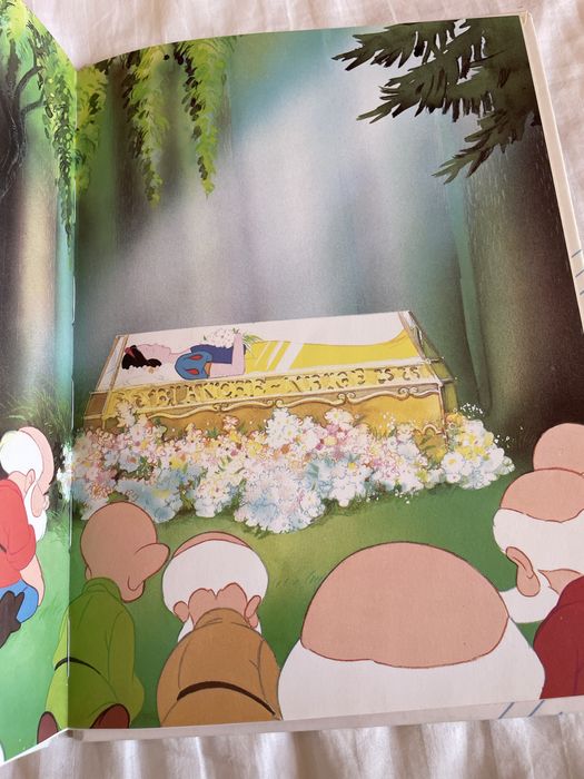 A branca de neve e os sete anões