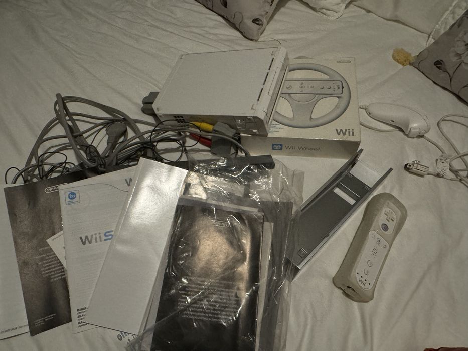 Vendo Wii em excelente estado, inclui jogos