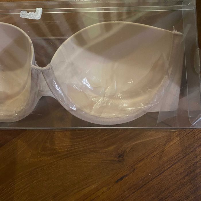 Biustonosz samoprzylepny H&M skrzydełka B nowy adhesive bra