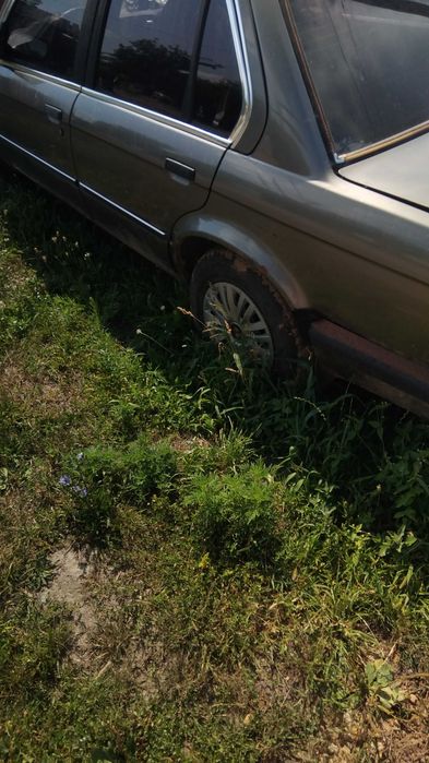 Продам BMW e30 дизель2.4