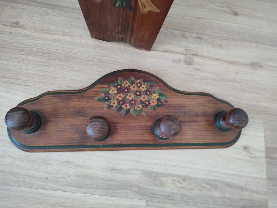 Chapeleira+ cabide em madeira