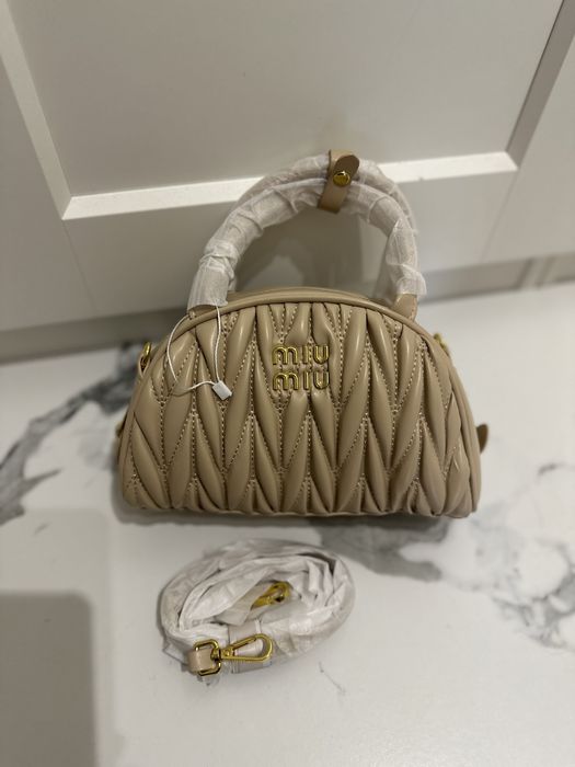 Torebka bezowa kuferek miu miu