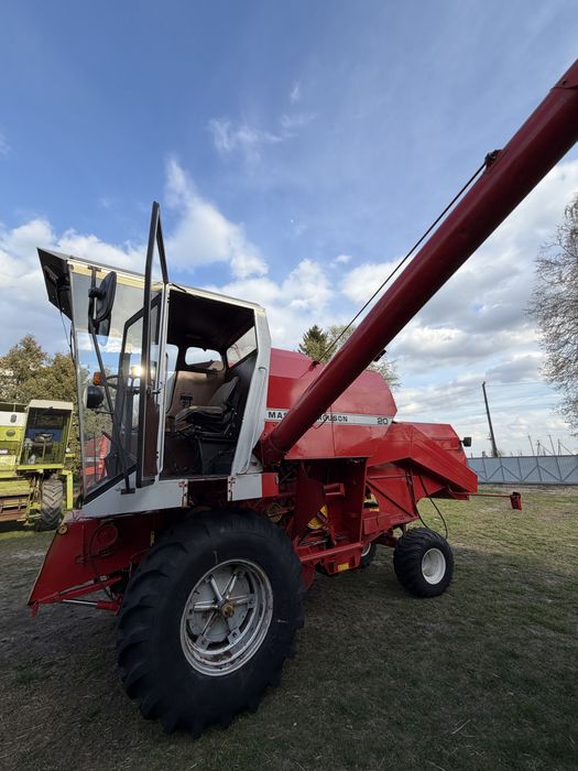 Комбайн Massey Ferguson 20