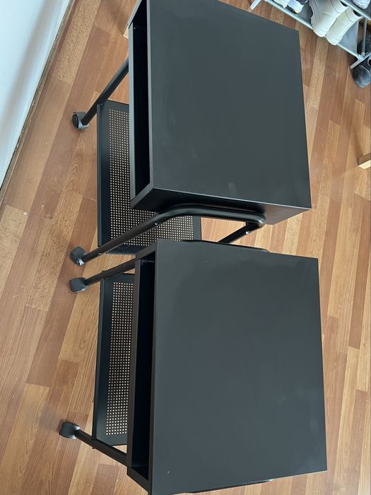 Mesa de cabeceira ou apoio