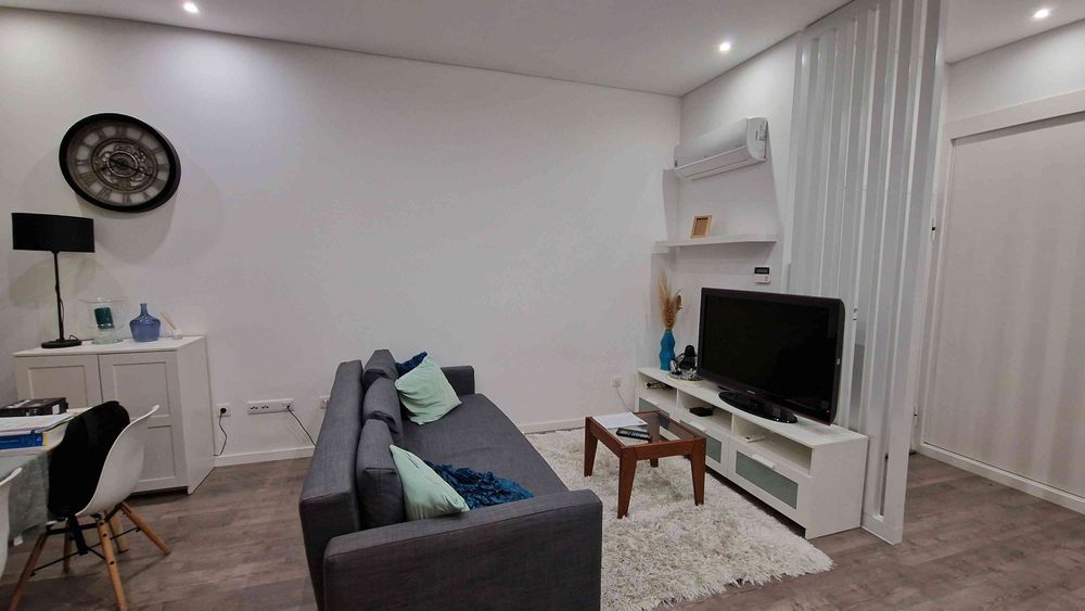 Apartamento T1 com garagem