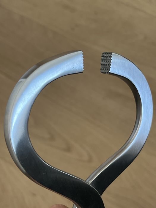 Pinça de cascos nova