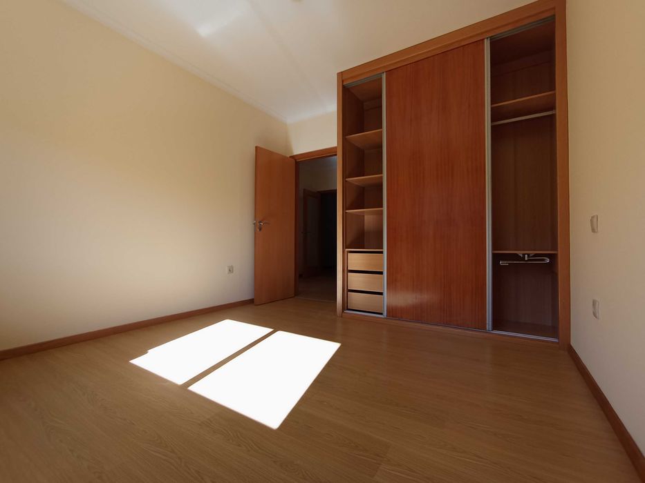 Apartamento T3 junto à escola de Castelo de Paiva