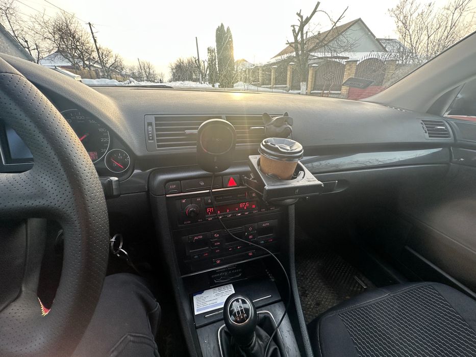 Audi A4 B6 седан