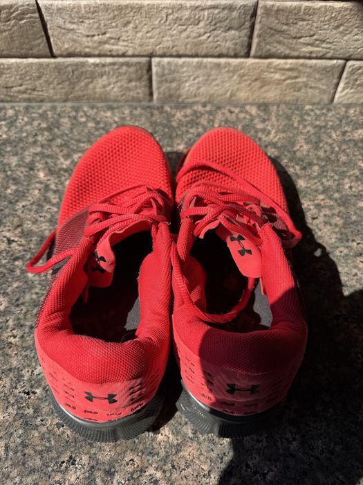 Under Armour кросівки 44 розмір