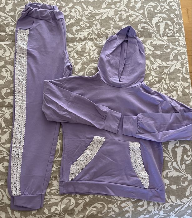 Fato de treino lilas com renda