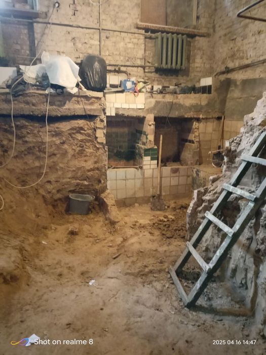 Демонтаж стяжки ,плитки ,шпалер Підготовка квартир під ремонт ,
Демон