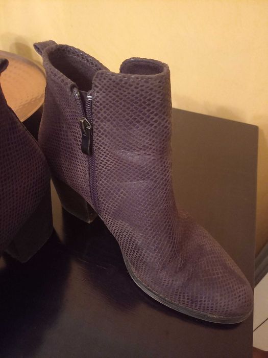 Botins castanhos  lindos.
