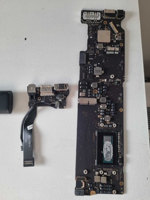 Części do macbooka - płyta główna