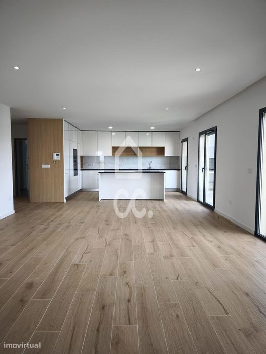 Apartamento T3 novo e pronto a habitar em Condeixa