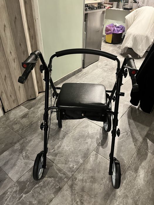 Chodzik Timago z hamulcem i schowkiem