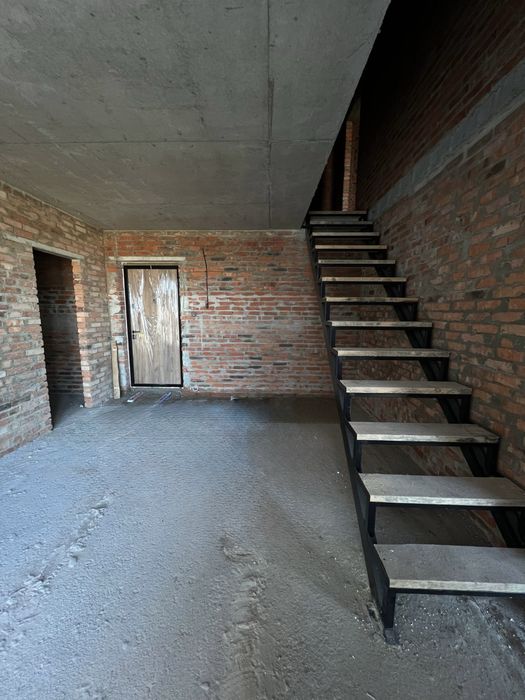 Світла, сонячна, дворівнева ЛИШЕ 690$/ м кВ