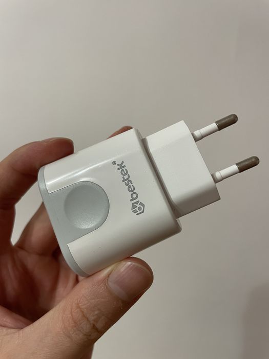 Зарядний пристрій для смартфона Besttek BK-M11