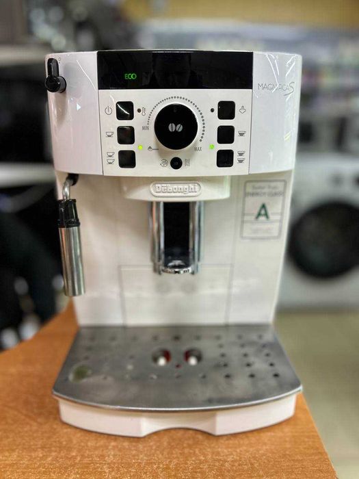 Кавомашина DeLonghi 
ECAM 21. 118 W  з Німечинни Б\В
