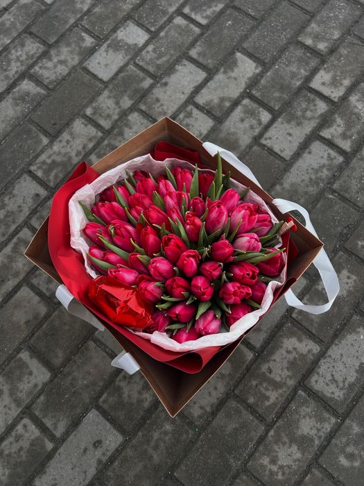 Тюльпани з доставкою у Львові, букет на валентина