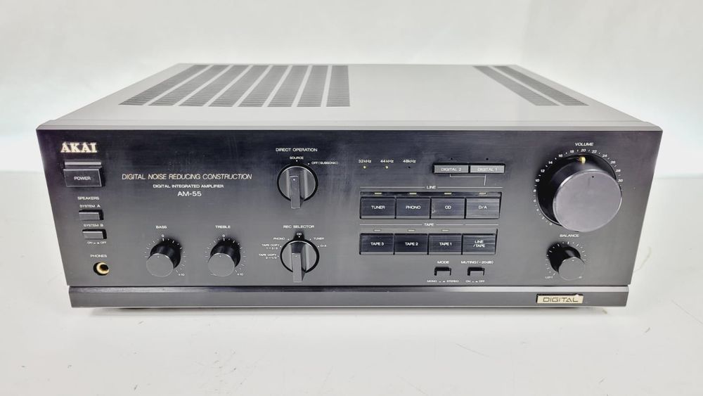 Akai AM 55 WZMACNIACZ DIGITAL 2X80w solidny