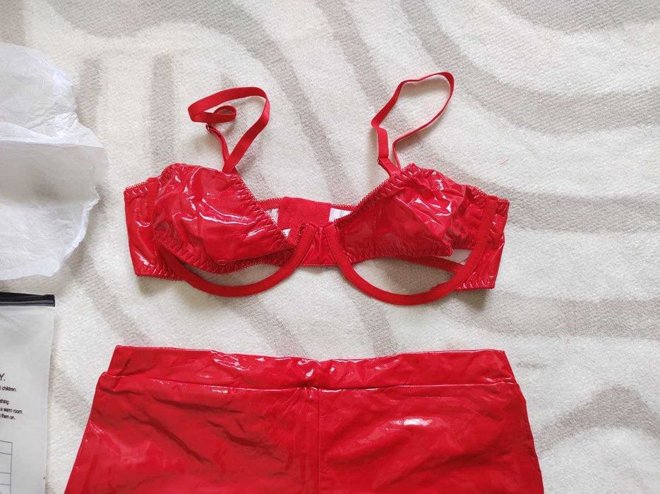 Еротичний комплект шкіряний Топ-Бюстгальтер+Шорти Лак Боди Кожа Санта