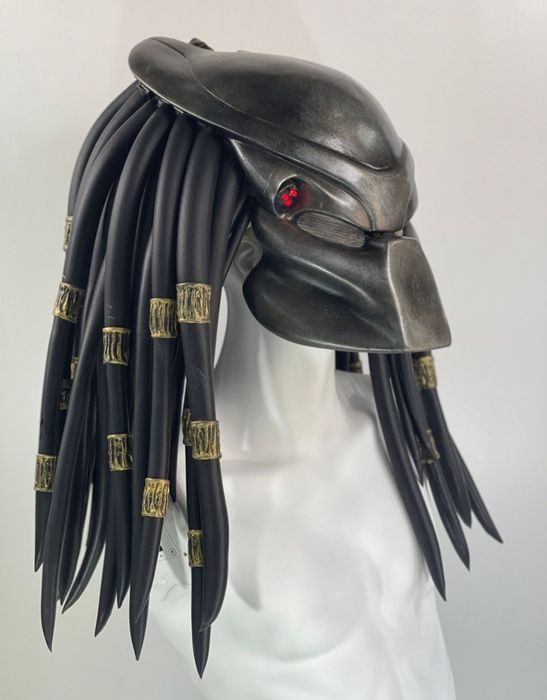 Máscara Predador Clássico Premium 1:1 com Luz