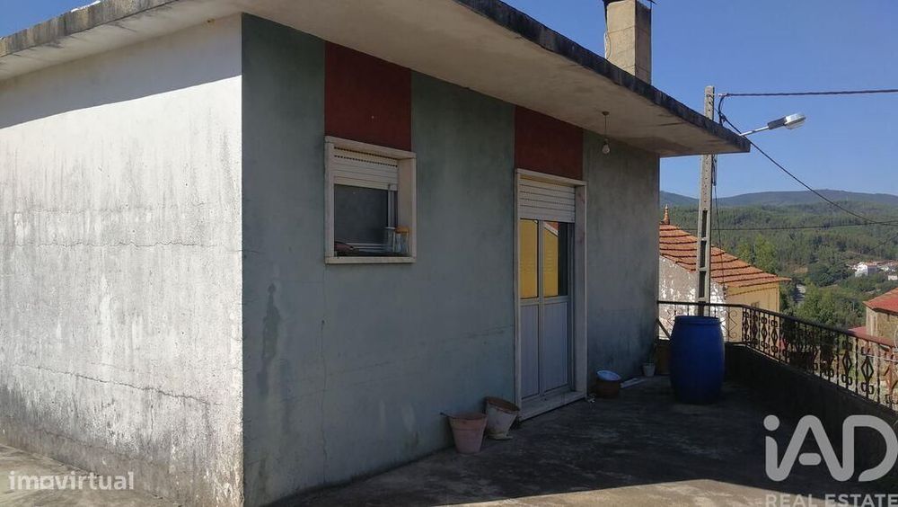 Casa de aldeia T3 em Aguda de 1960,00 m2