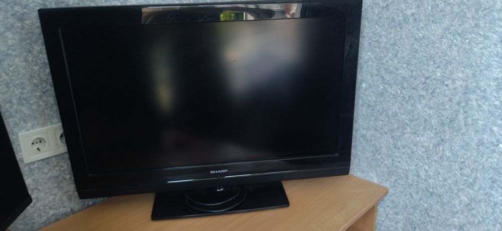 Телевізор Sharp LC-32S7E BK, 32". Можна як монітор