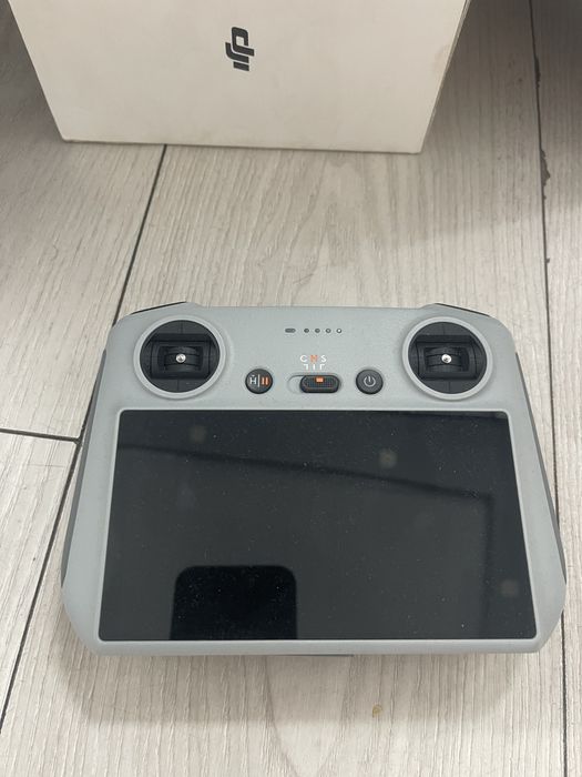 Мавік три DJI mavic 3