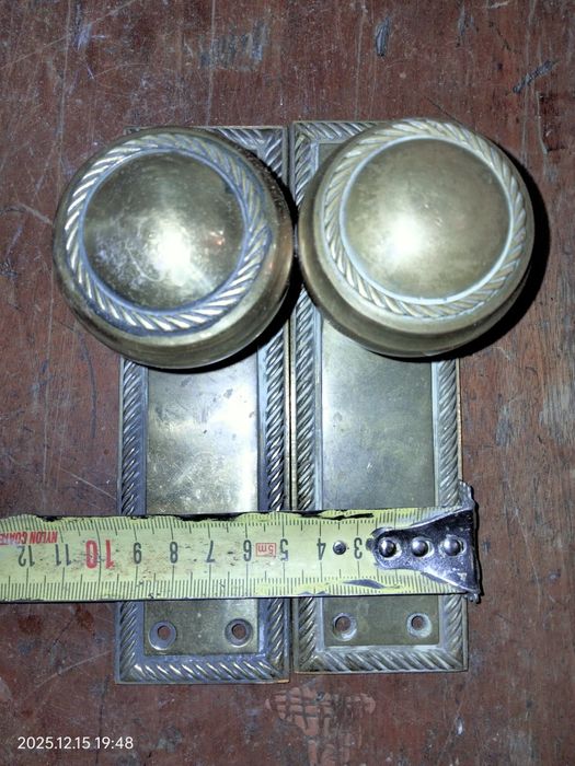 Ручки дверні,старовинні.