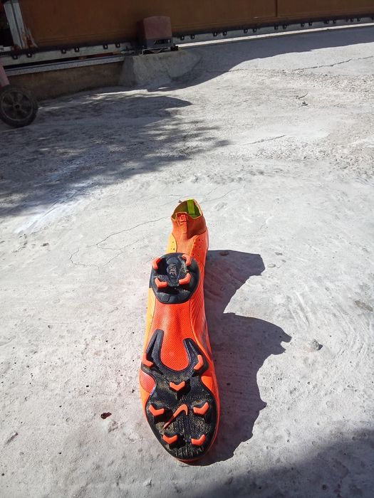 Vendo chuteiras oficias