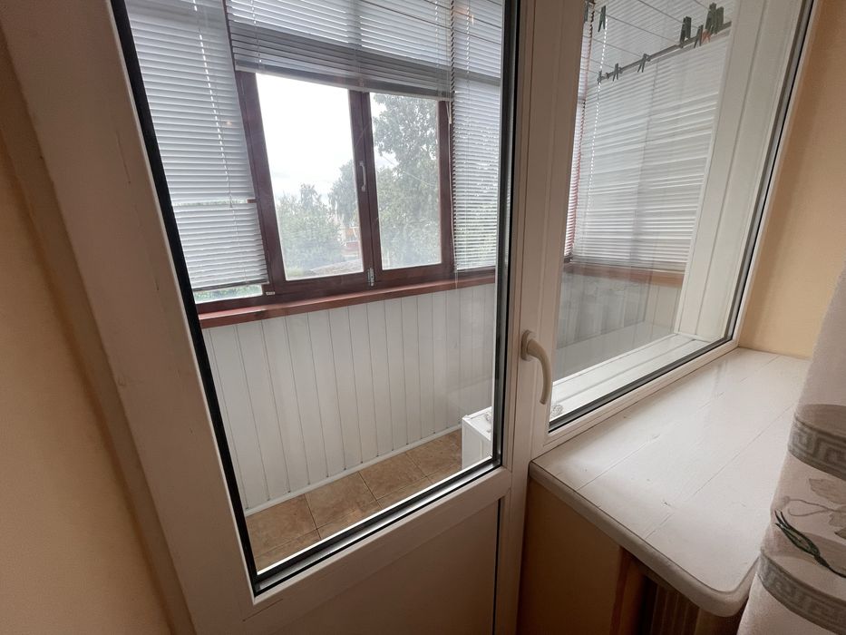 Простора сучасна квартира ! 3 поверх! Індивідуальне опалення!