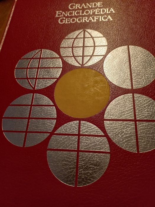 Enciclopédia composta por 7 livros