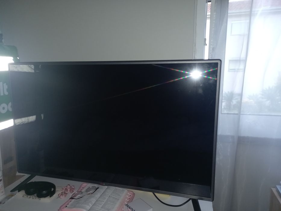 TV LG avariada. Pra sair Logo